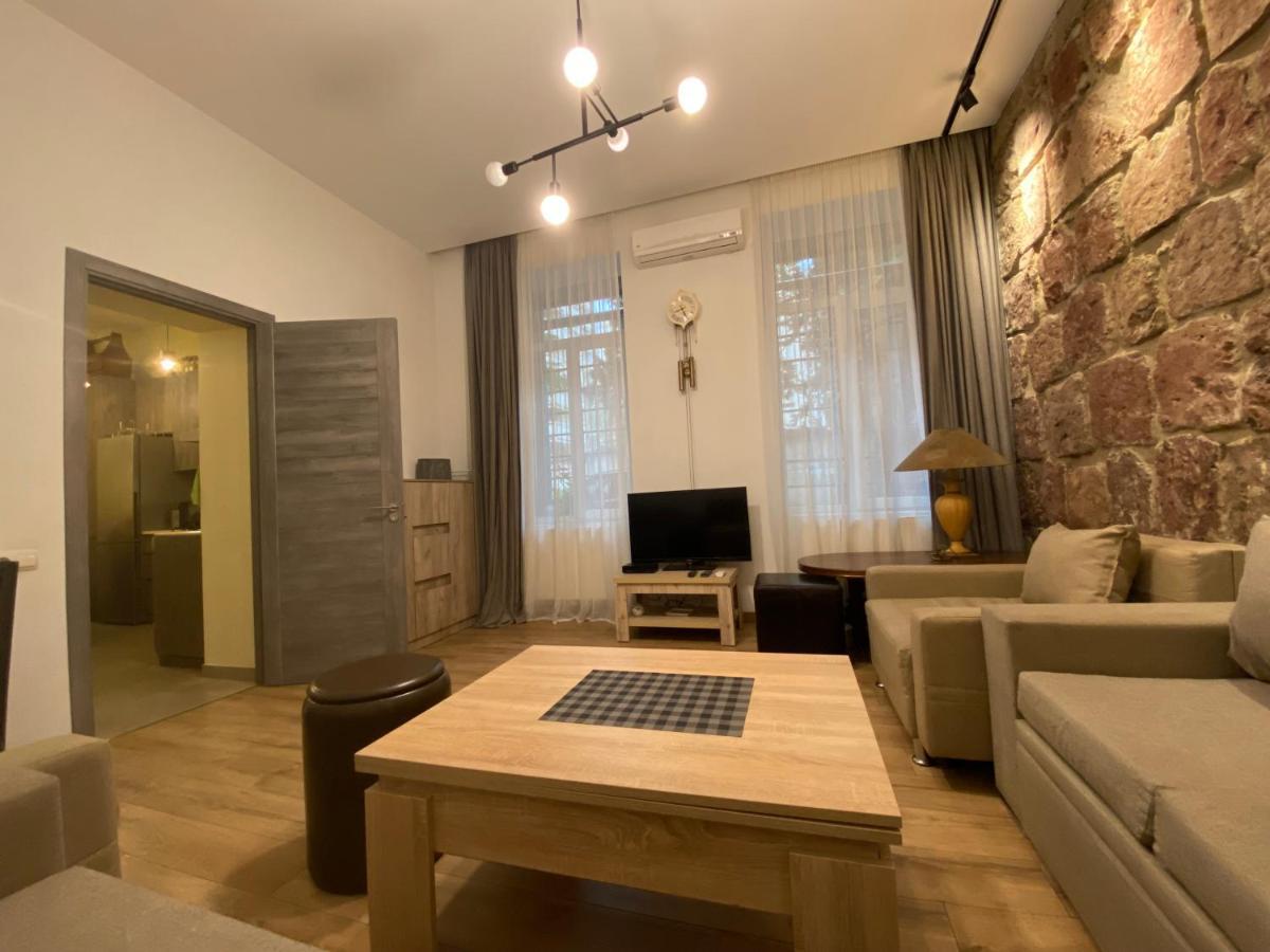 Nice Loft On Uznadze Street Tbilisi Exterior photo